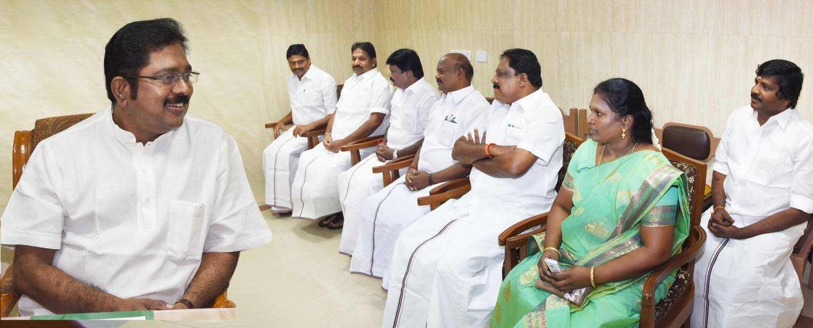 admk can-not-stand-up