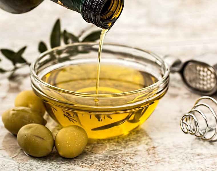 Eating olive oil food at least once a week was associated with lower platelet activity in obese adults