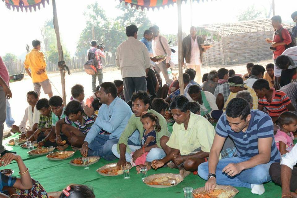 Andhra SP enters Maoist Stronghold to distribute solar lamps to Tribal people
