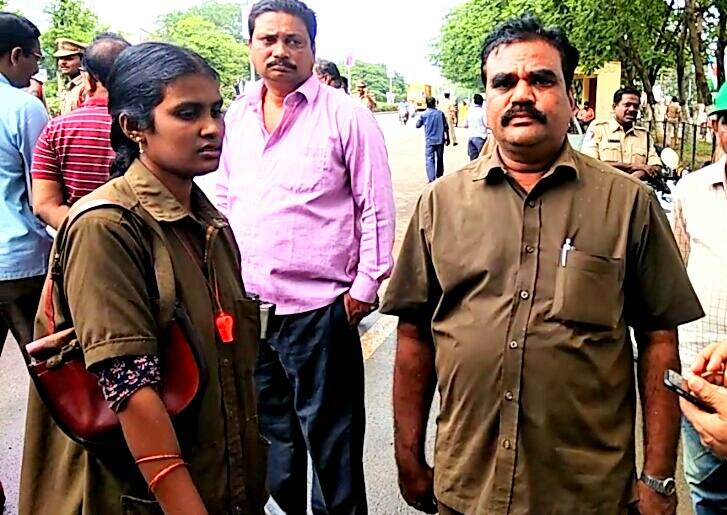 vijayawada bus driver and conductor avert a major human tragedy