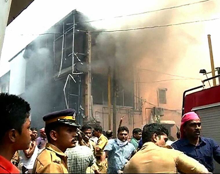 massive fire in sm street kozhikode