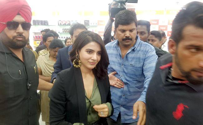 Samantha fan beaten by police in ananthapur