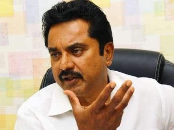 sarathkumar asking controversy speech against karunas