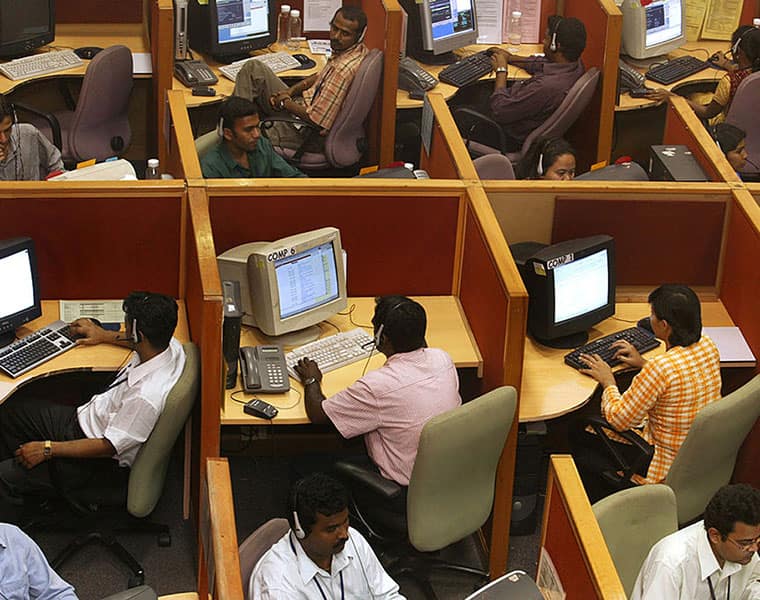 Microsoft 3 lakh complaints fraud fake Indian call centre Delhi Cyber Cell