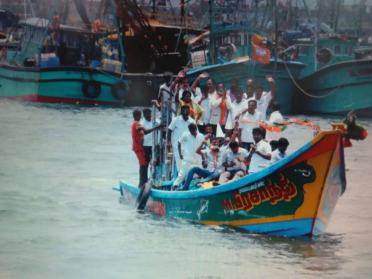 tamilisai campaign-in-sea
