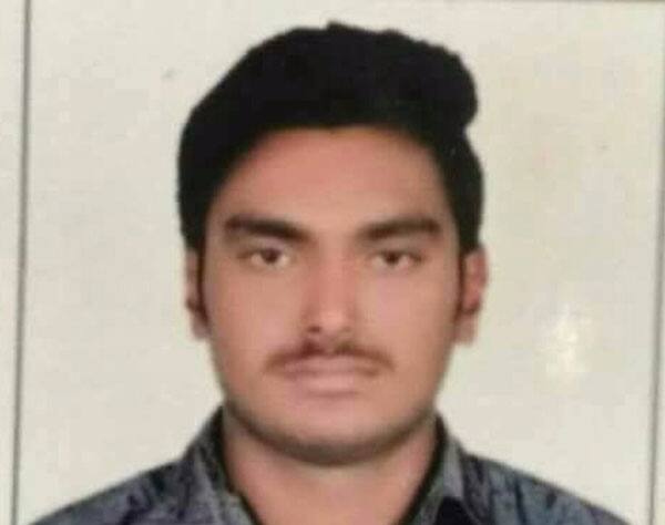 frustrated at joblessness Telangana youth Srinivas commits suicide in Dubai