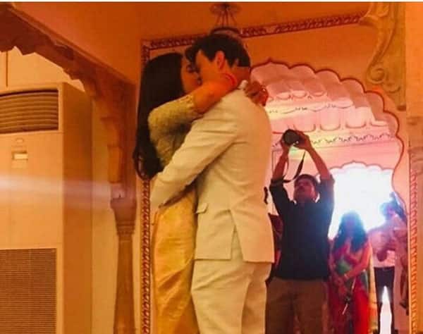 shriya saran kiss posses in her wedding