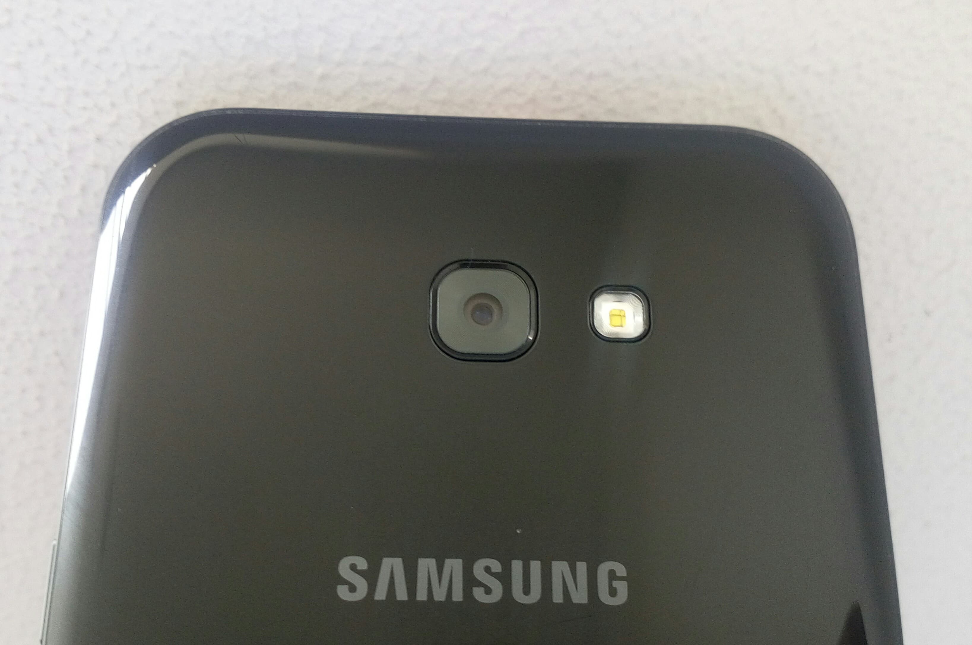Samsung Galaxy A5 2017 Review The Galaxy S7 Doppelganger
