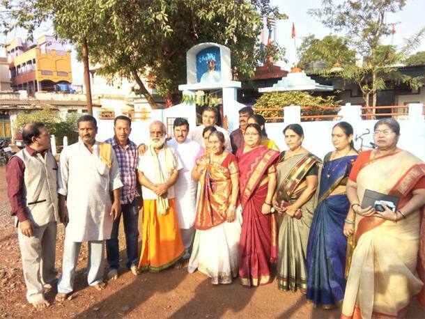 PM Modis wife yashoda ben visits vikarabad in Telangana
