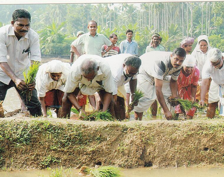 cominig 18th 12 district farmers rode rock against land accusation for electric line - cpm part sport for farmers