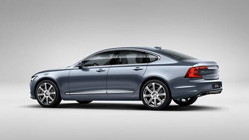 Volvo S90 Momentum launched in India