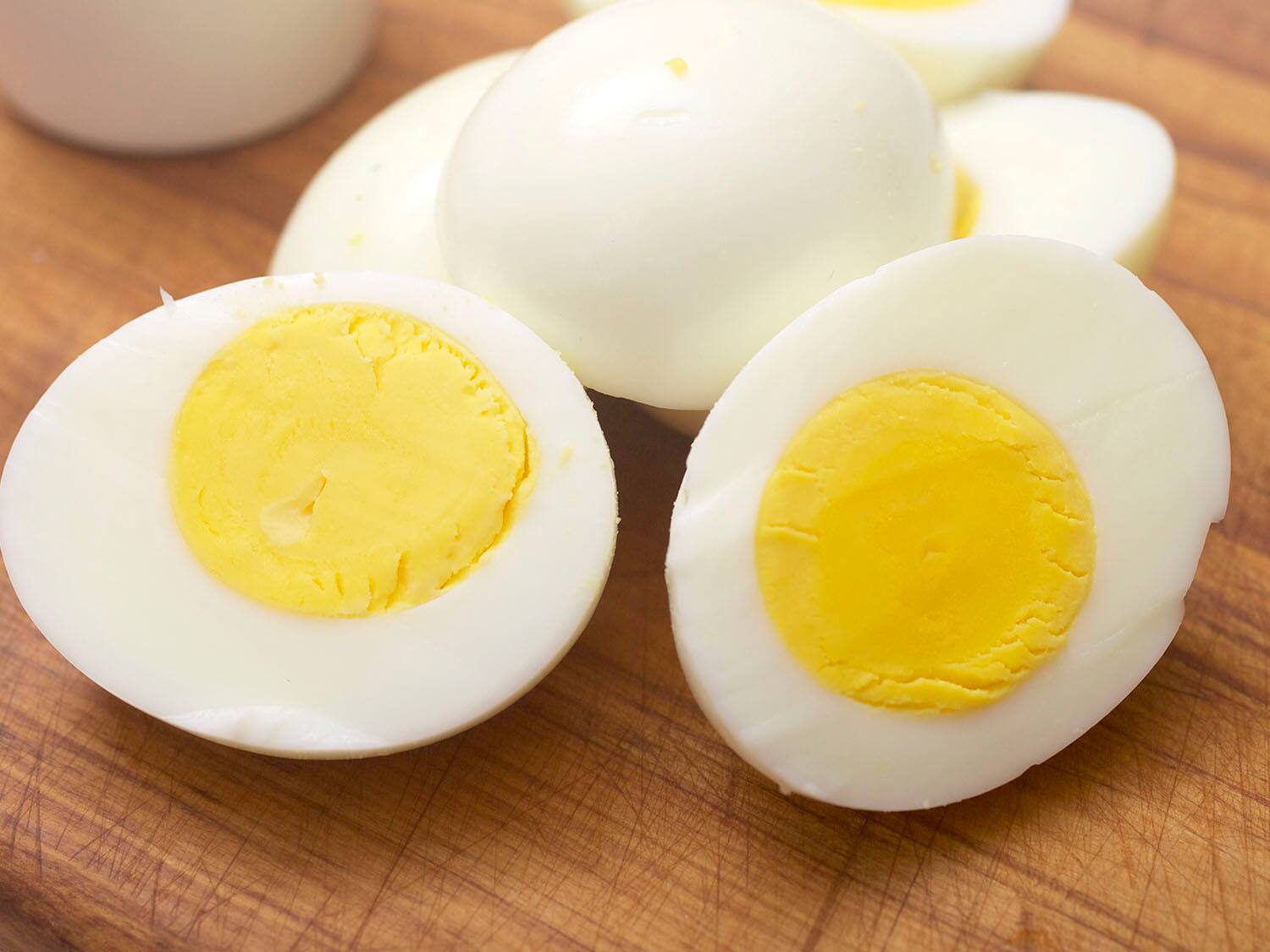 The Colour of The Yolk Tells You This About the Egg