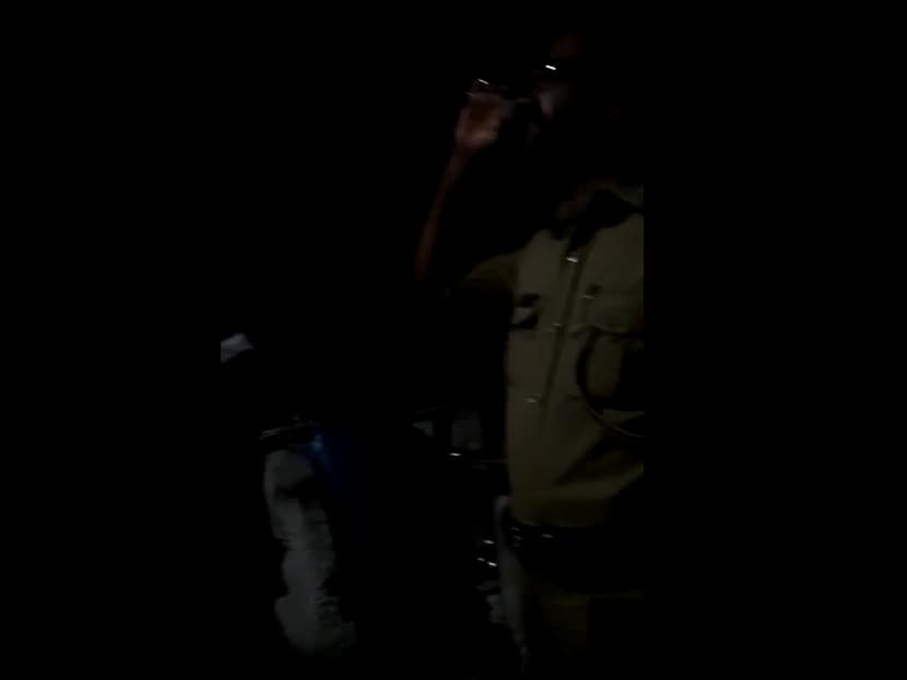 ASI wearing uniform barges into dhaba drinks alcohol on duty Video
