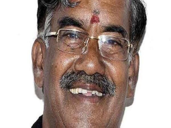 vellmandi says 'pramalatha run the dmdk party with military control like jayalalitha