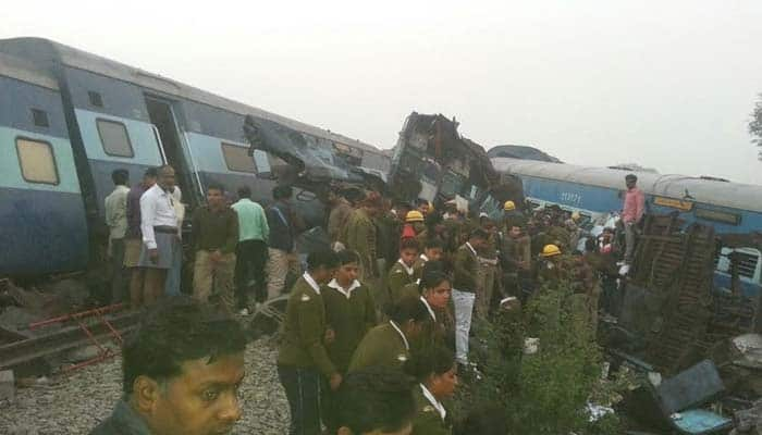 30 killed 150 injured as Indore Patna express train derails