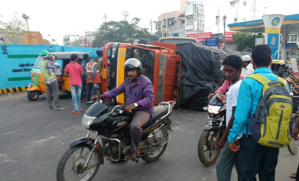 tamilnadu got-struck-due-to-lorry-strike