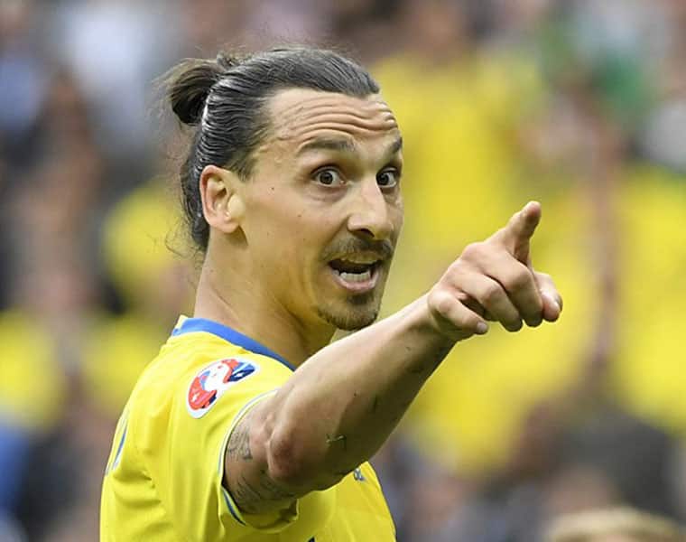 Watch Zlatan Ibrahimovic break down at a press conference-ayh