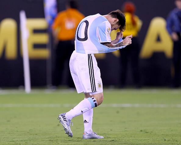 Maradona urges Messi Argentina