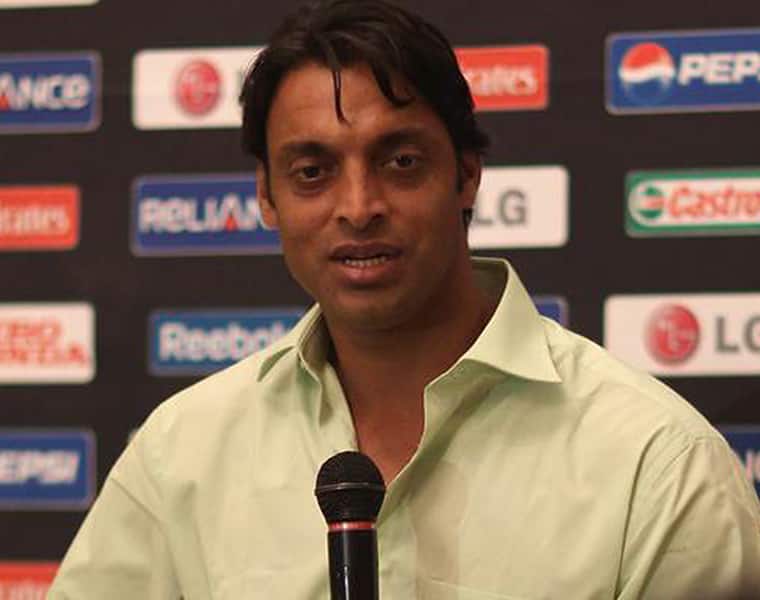 shoaib akhtar slams chinese for their food habit and blame them for spreading corona virus