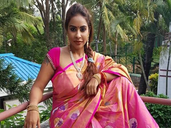 Netizens Slams Sri Reddy For Post Over Glamour Photo and Indirectly Critic Heroines
