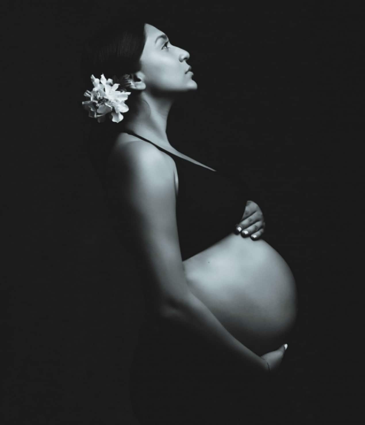 Shveta's pregnancy photoshoot is bold and inspiring