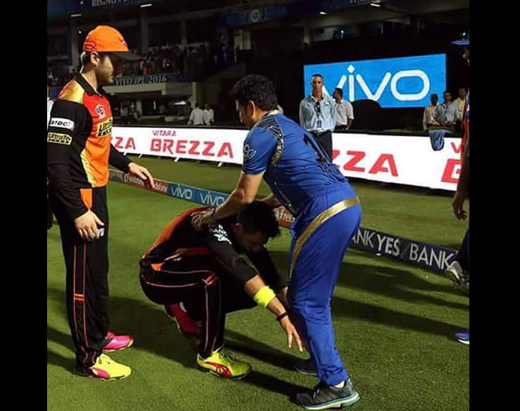 Yuvraj touches Tendulkar's feet, again