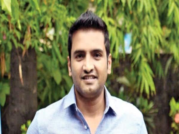 santhanam choose the hero characters only