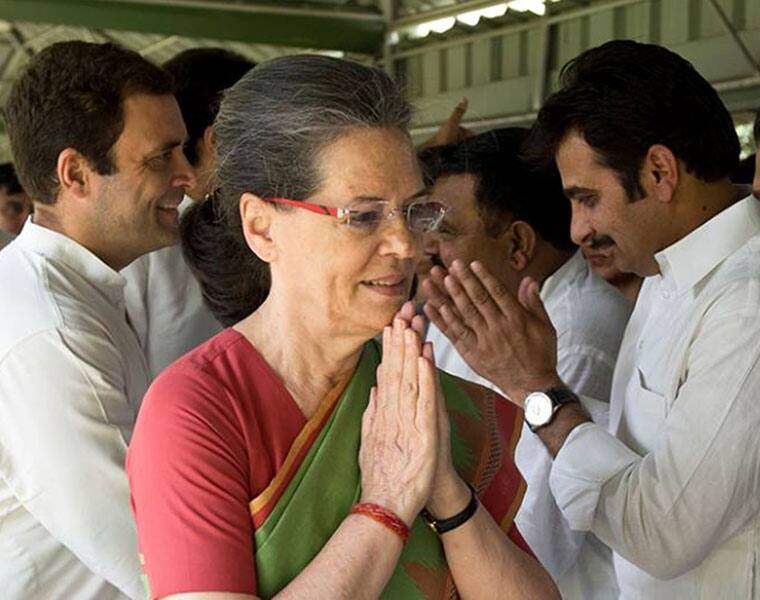Sonia Gandhi retires from politics