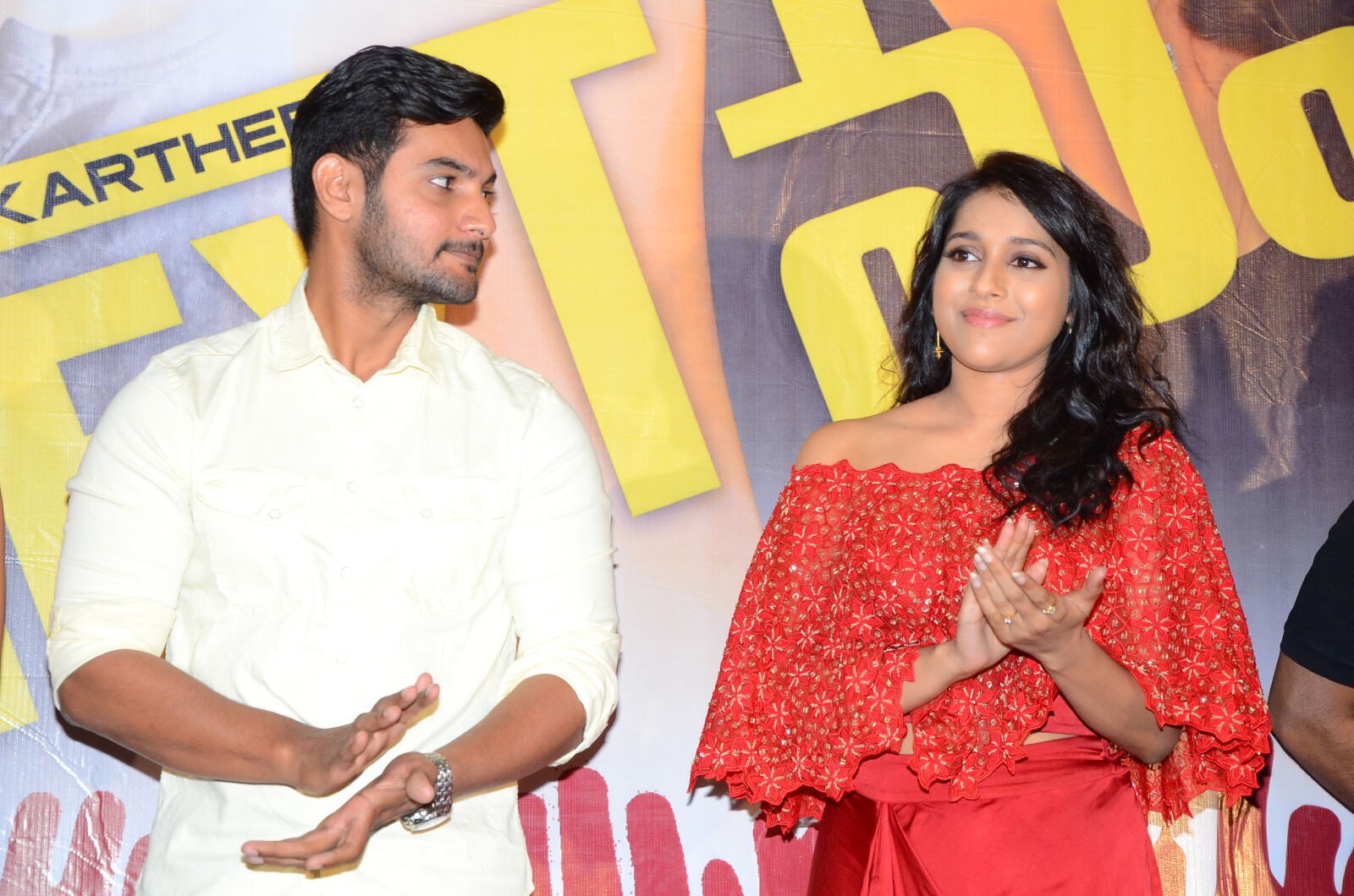 నెక్ష్ట్ నువ్వే ట్రైలర్ లాంచ్ ఈవెంట్ గ్యాలరీ