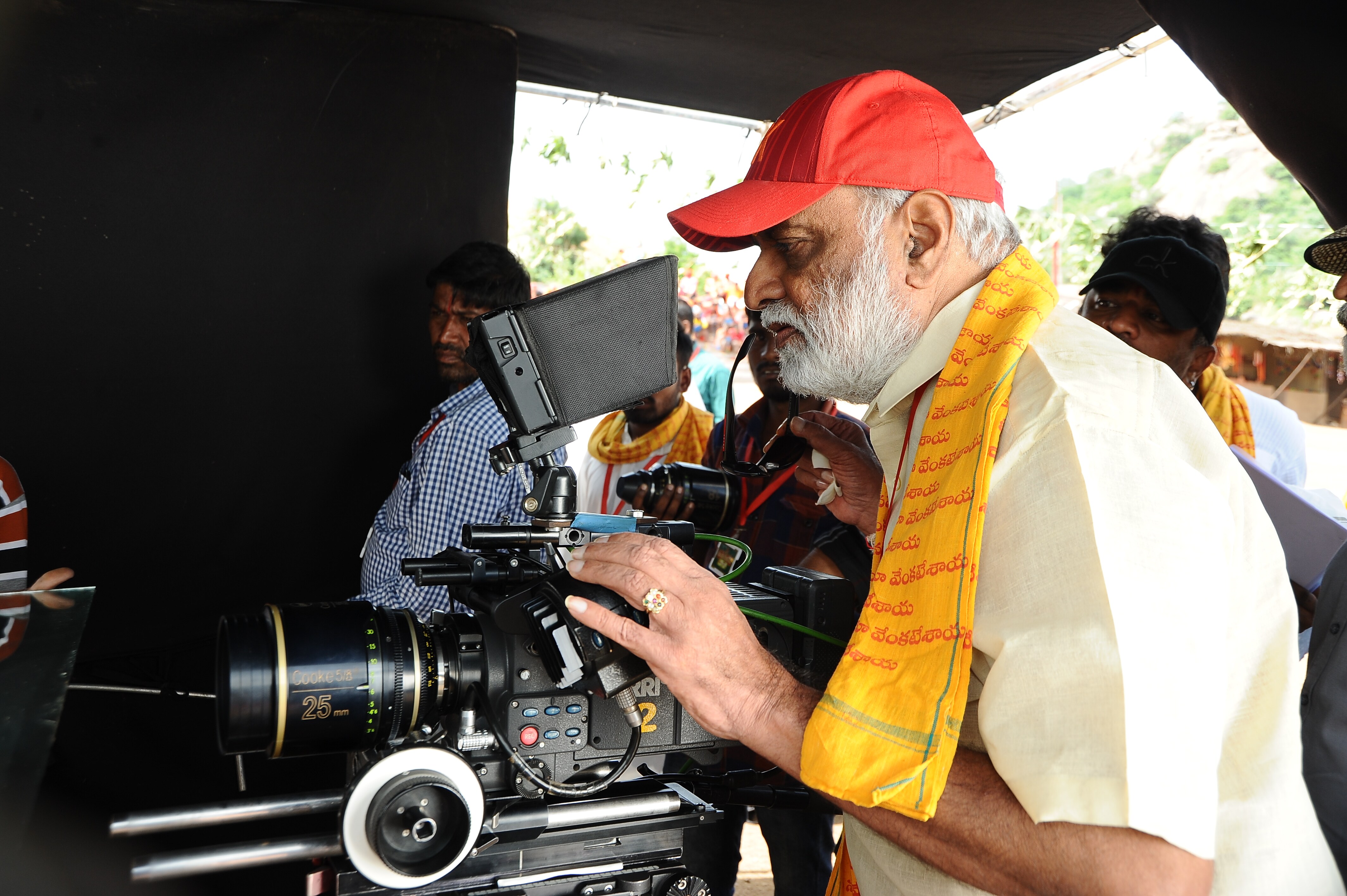 telugu directors who worked in bollywood