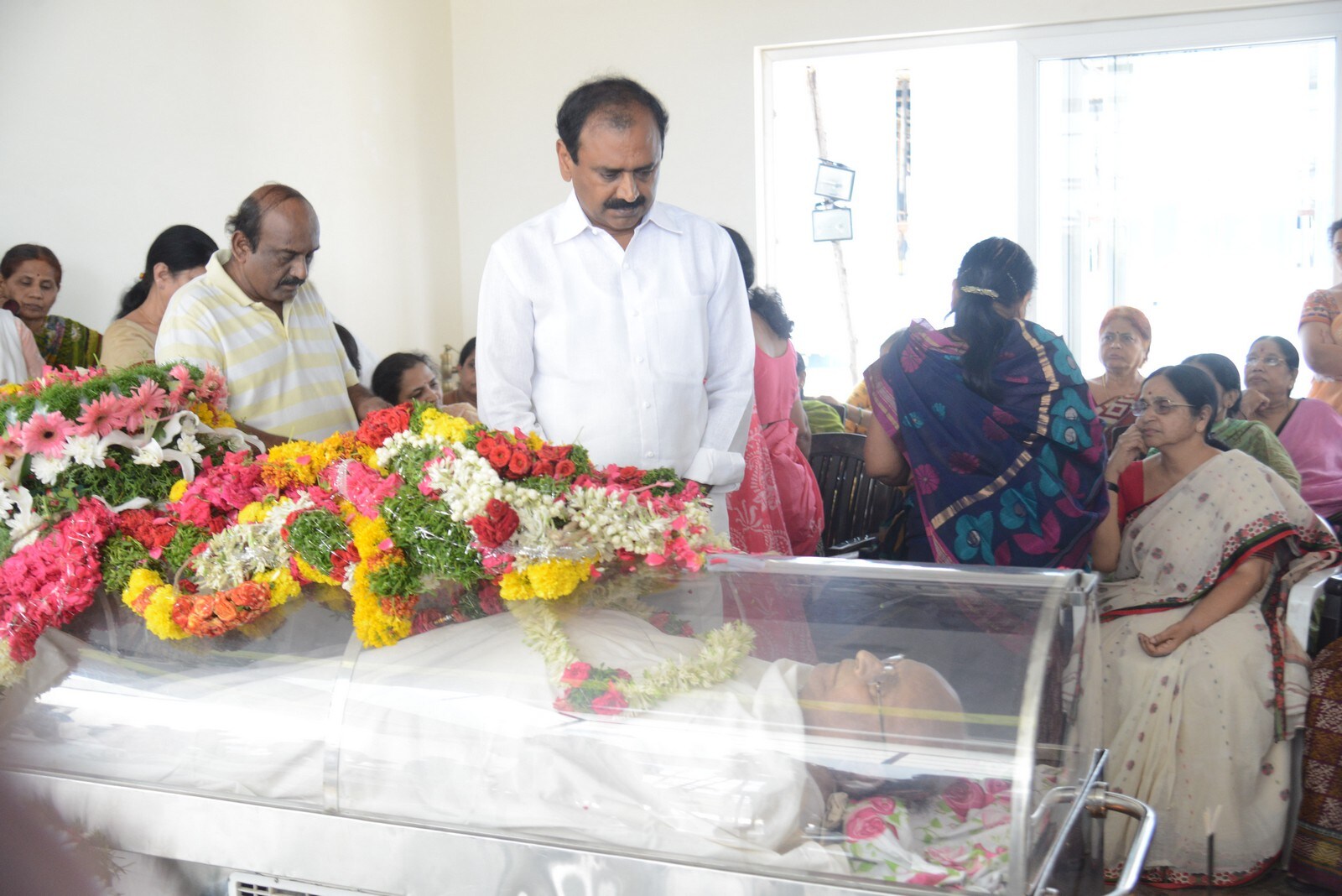vips and celebrities condolance to c narayana reddy