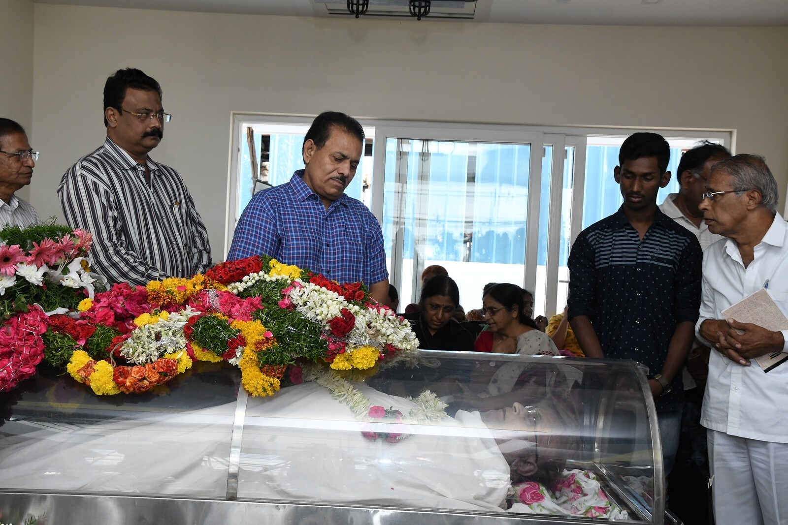 vips and celebrities condolance to c narayana reddy