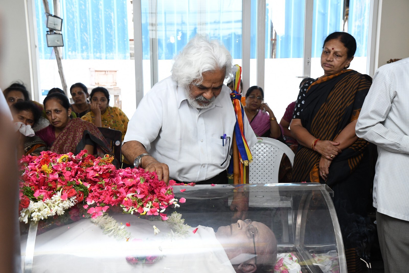 vips and celebrities condolance to c narayana reddy