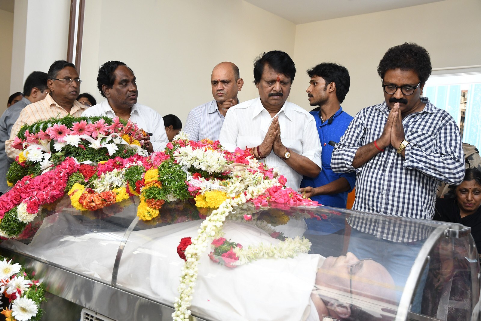 vips and celebrities condolance to c narayana reddy