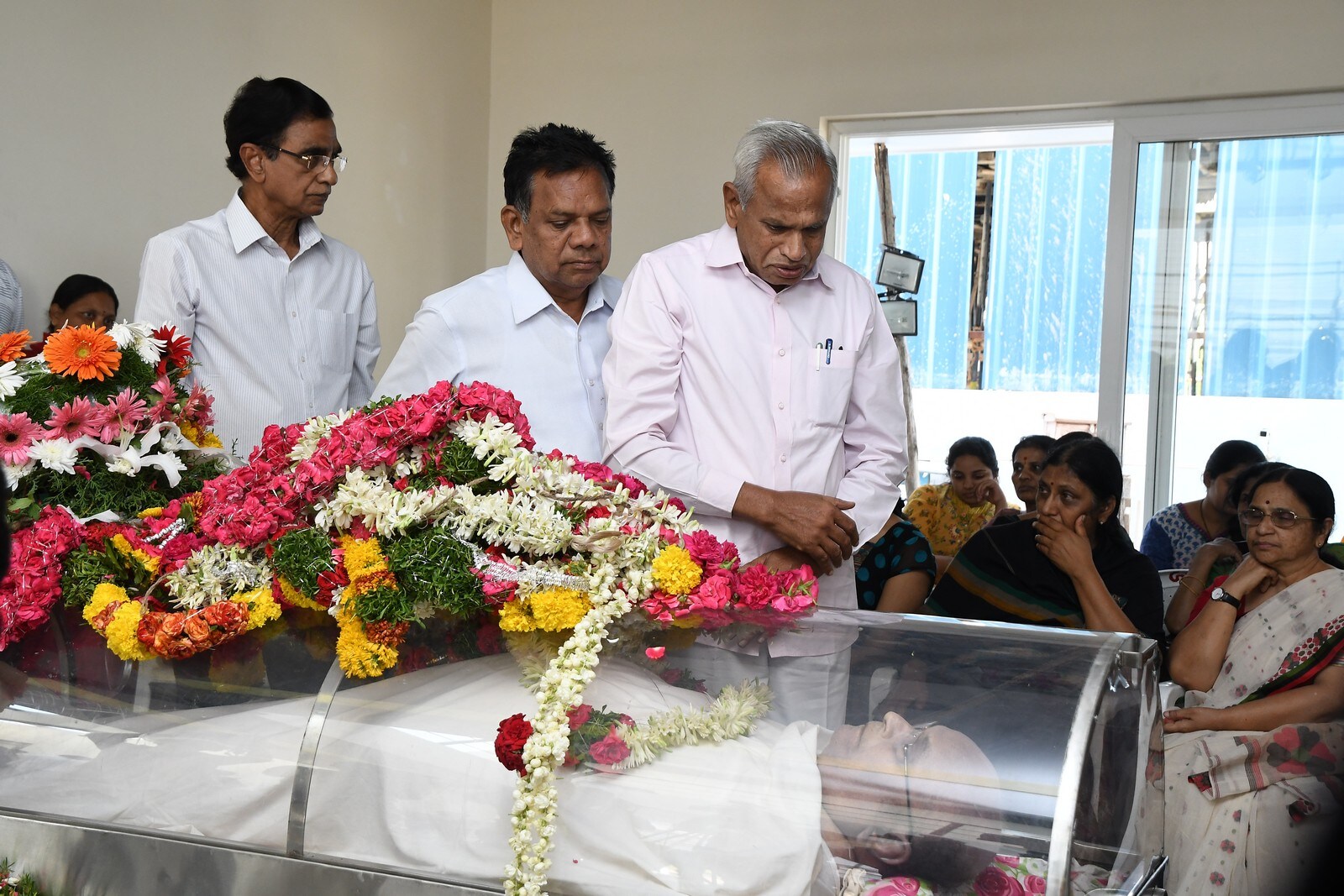 vips and celebrities condolance to c narayana reddy