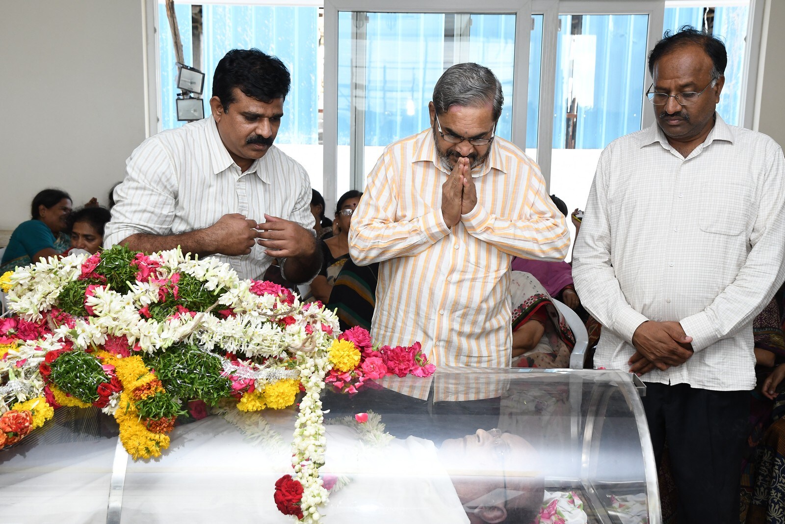 vips and celebrities condolance to c narayana reddy