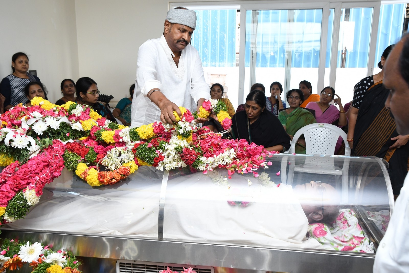 vips and celebrities condolance to c narayana reddy