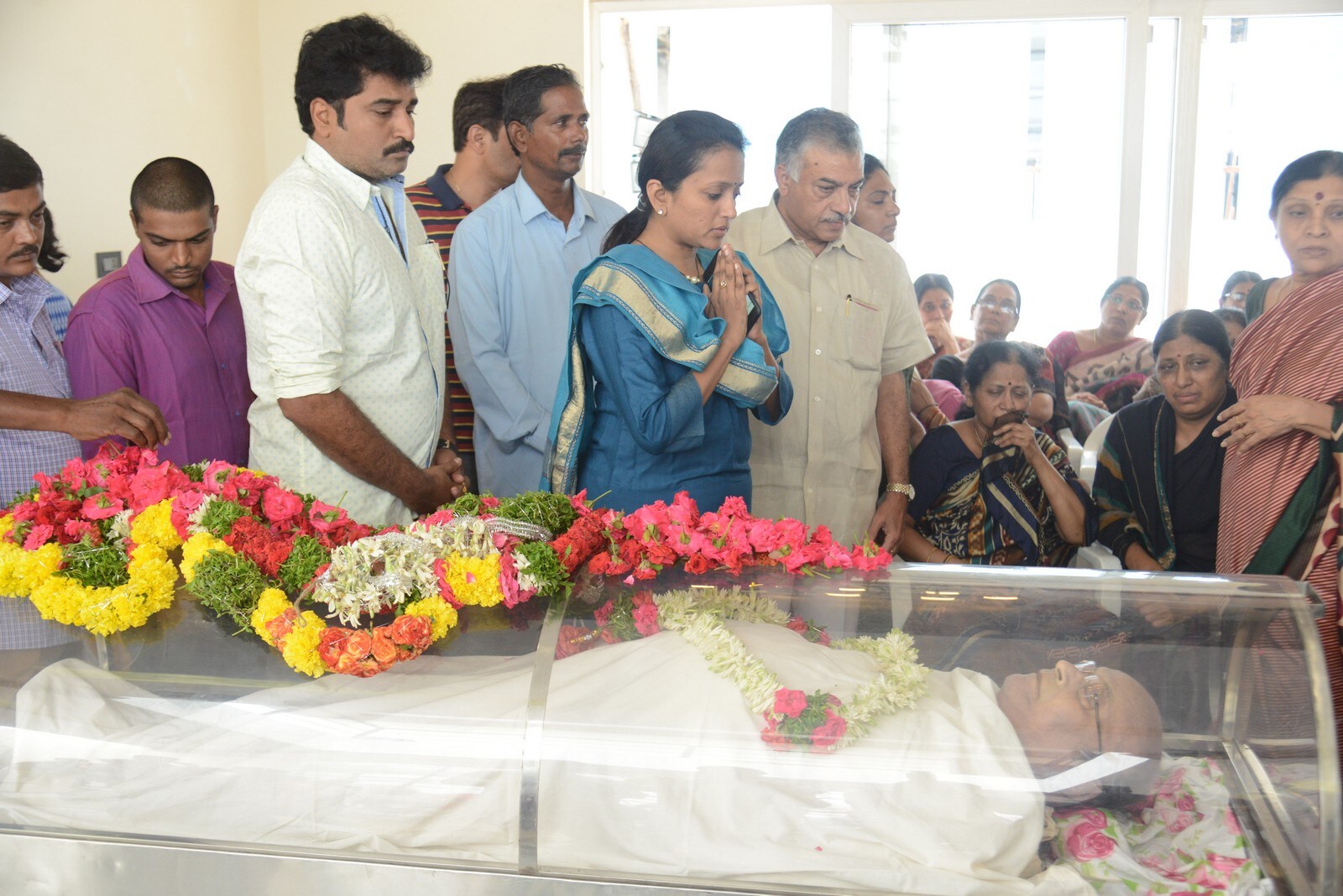 vips and celebrities condolance to c narayana reddy