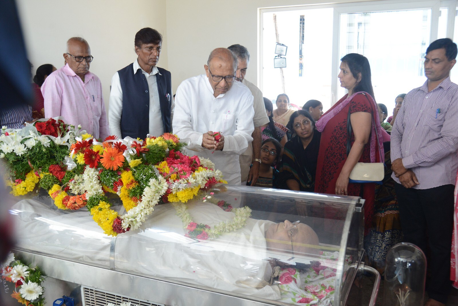vips and celebrities condolance to c narayana reddy