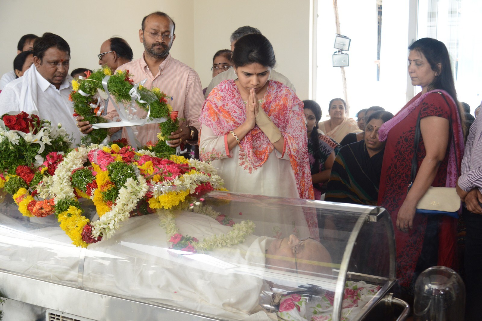 vips and celebrities condolance to c narayana reddy