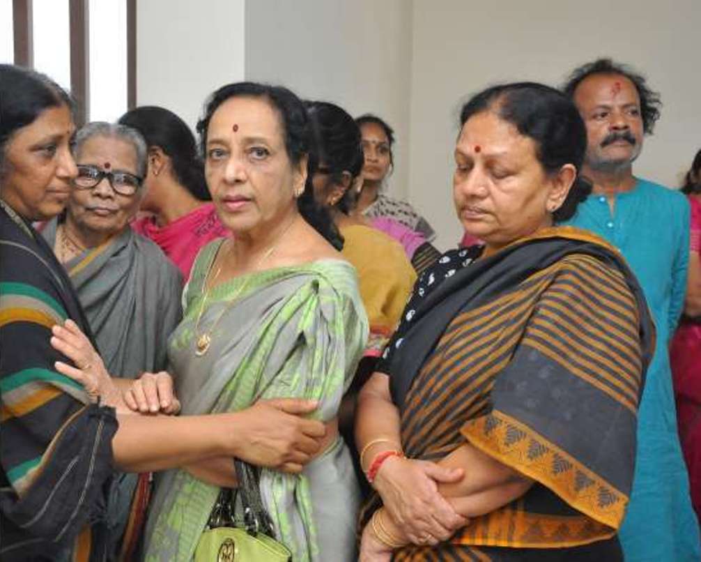 vips and celebrities condolance to c narayana reddy