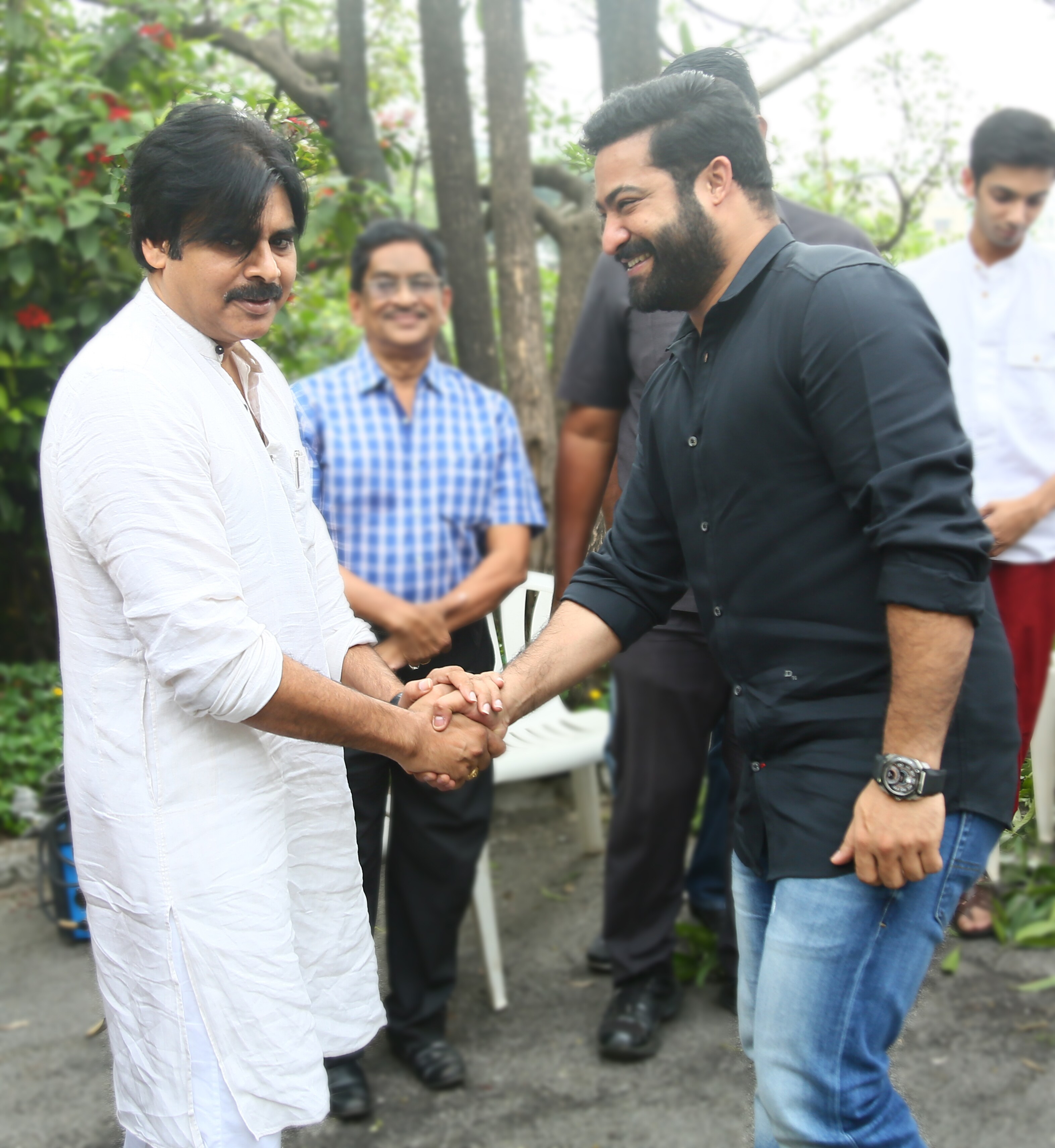 ఎన్టీఆర్ 28వ మూవీని ప్రారంభించిన పవన్ కళ్యాణ్ ఫొటో గ్యాలరి