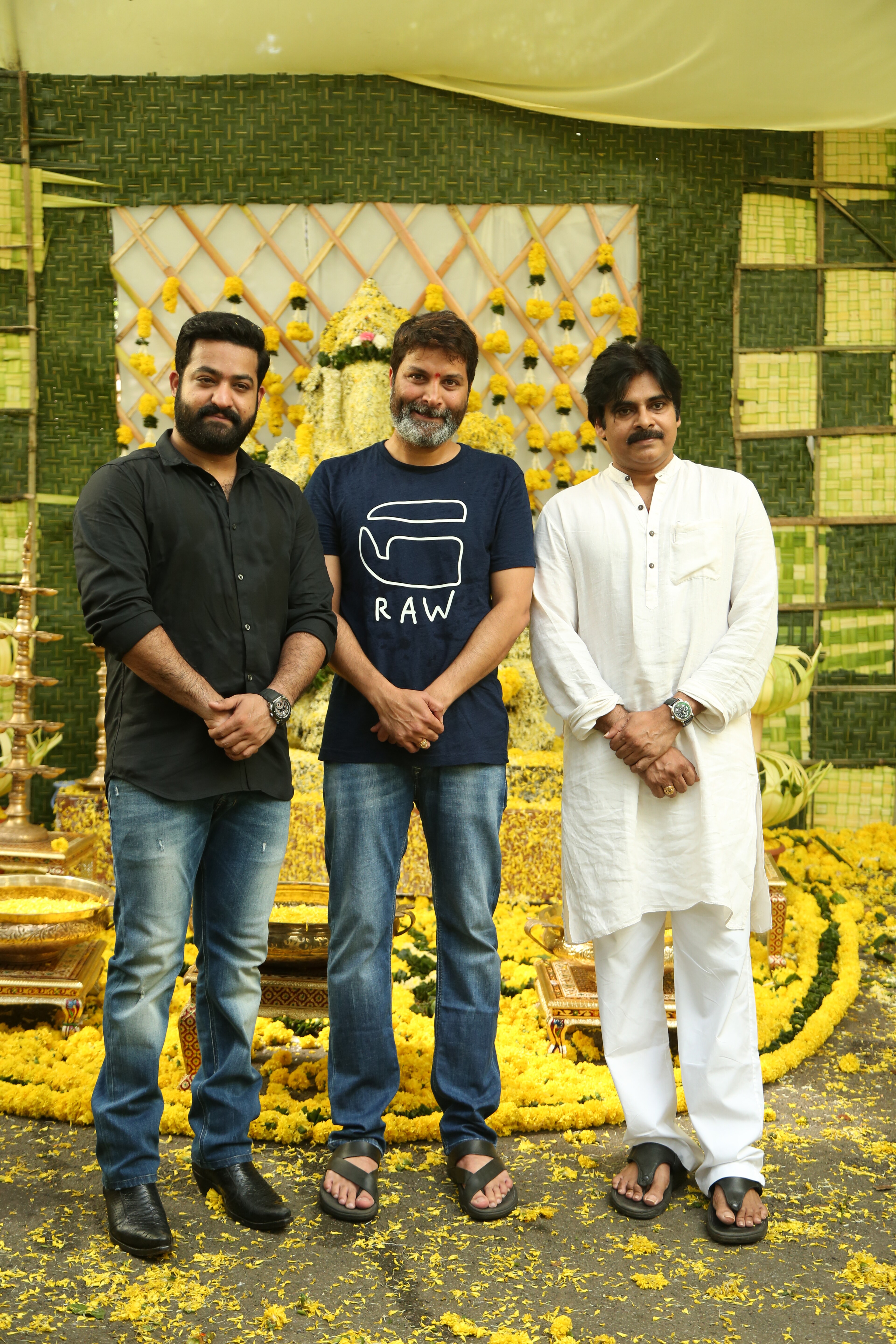 ఎన్టీఆర్ 28వ మూవీని ప్రారంభించిన పవన్ కళ్యాణ్ ఫొటో గ్యాలరి