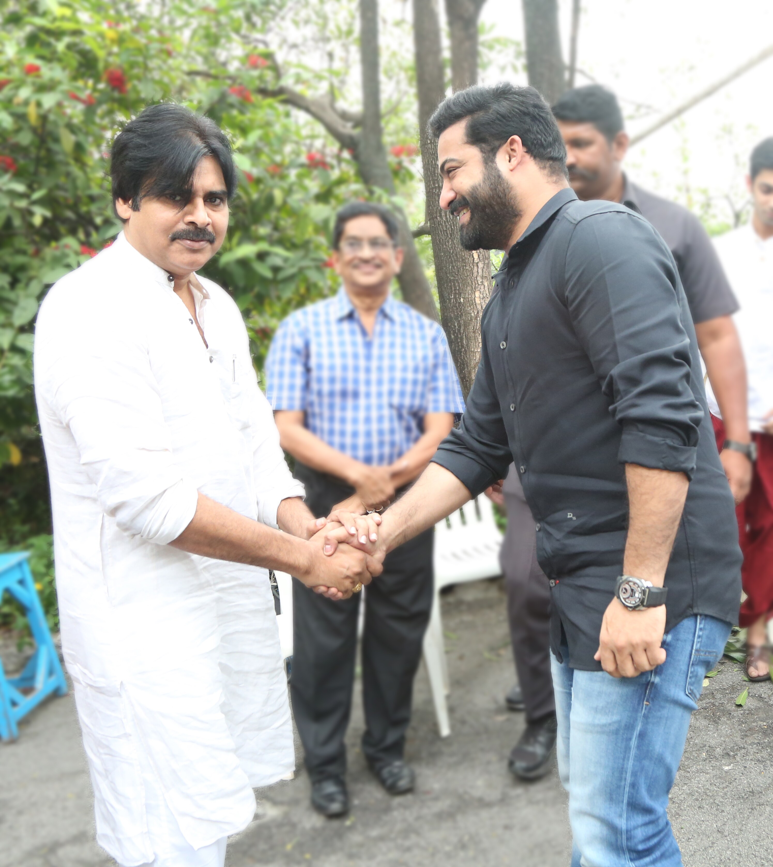 ఎన్టీఆర్ 28వ మూవీని ప్రారంభించిన పవన్ కళ్యాణ్ ఫొటో గ్యాలరి