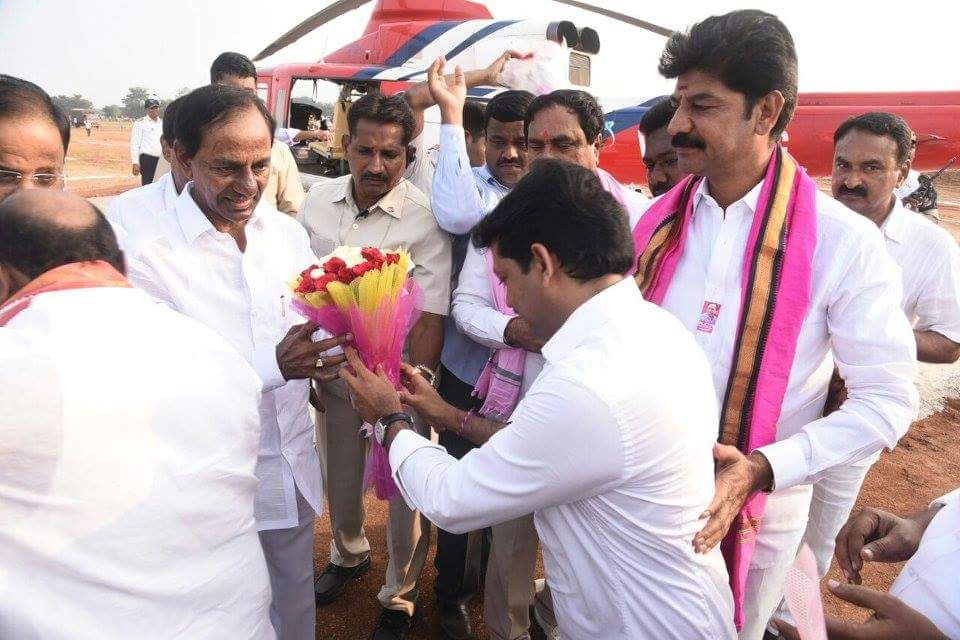 కాకతీయ టెక్స్ టైల్స్ పార్క్ శంకుస్థాపన కార్యక్రమంలో కేసీఆర్