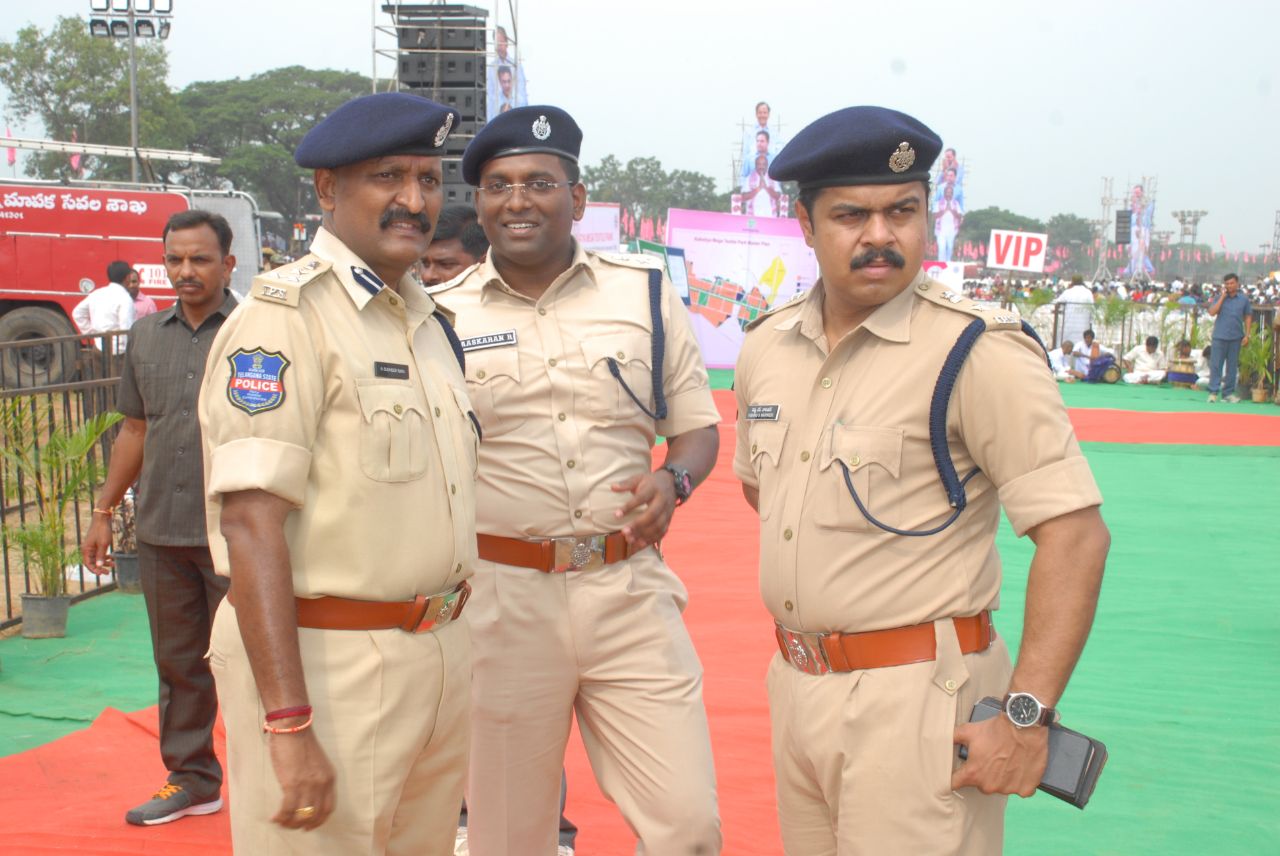 కాకతీయ టెక్స్ టైల్స్ పార్క్ శంకుస్థాపన కార్యక్రమంలో కేసీఆర్