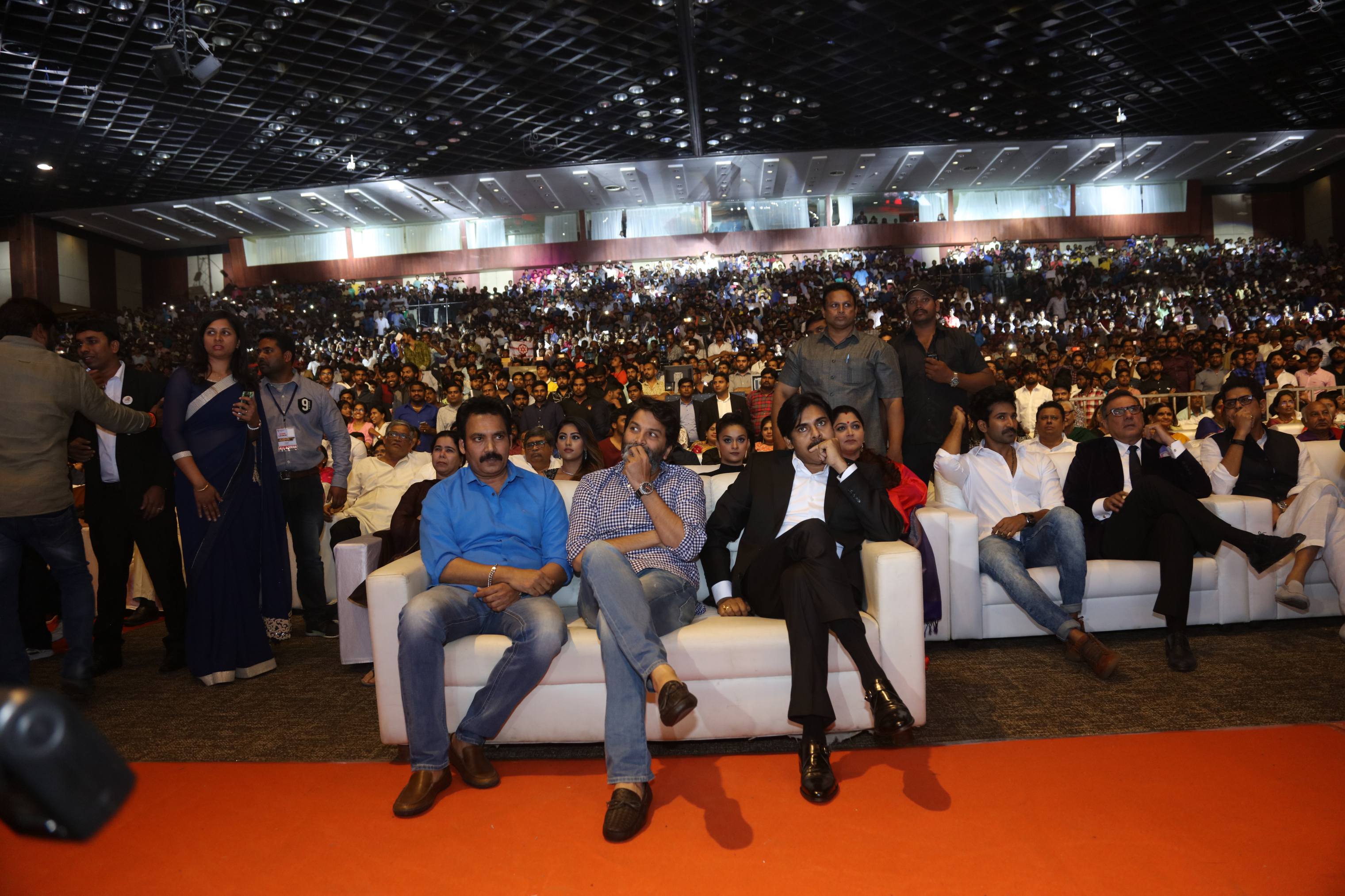 అజ్ఞాతవాసి మూవీ ఆడియో లాంచ్ ఈవెంట్ గ్యాలరీ