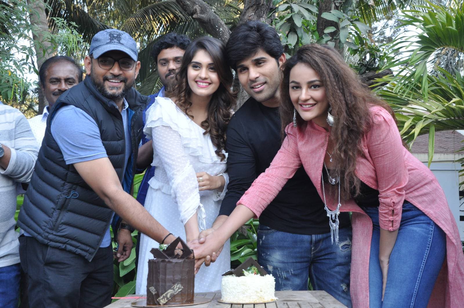 ఒక్క క్షణం మూవీ సక్సెస్ మీట్ గ్యాలరీ