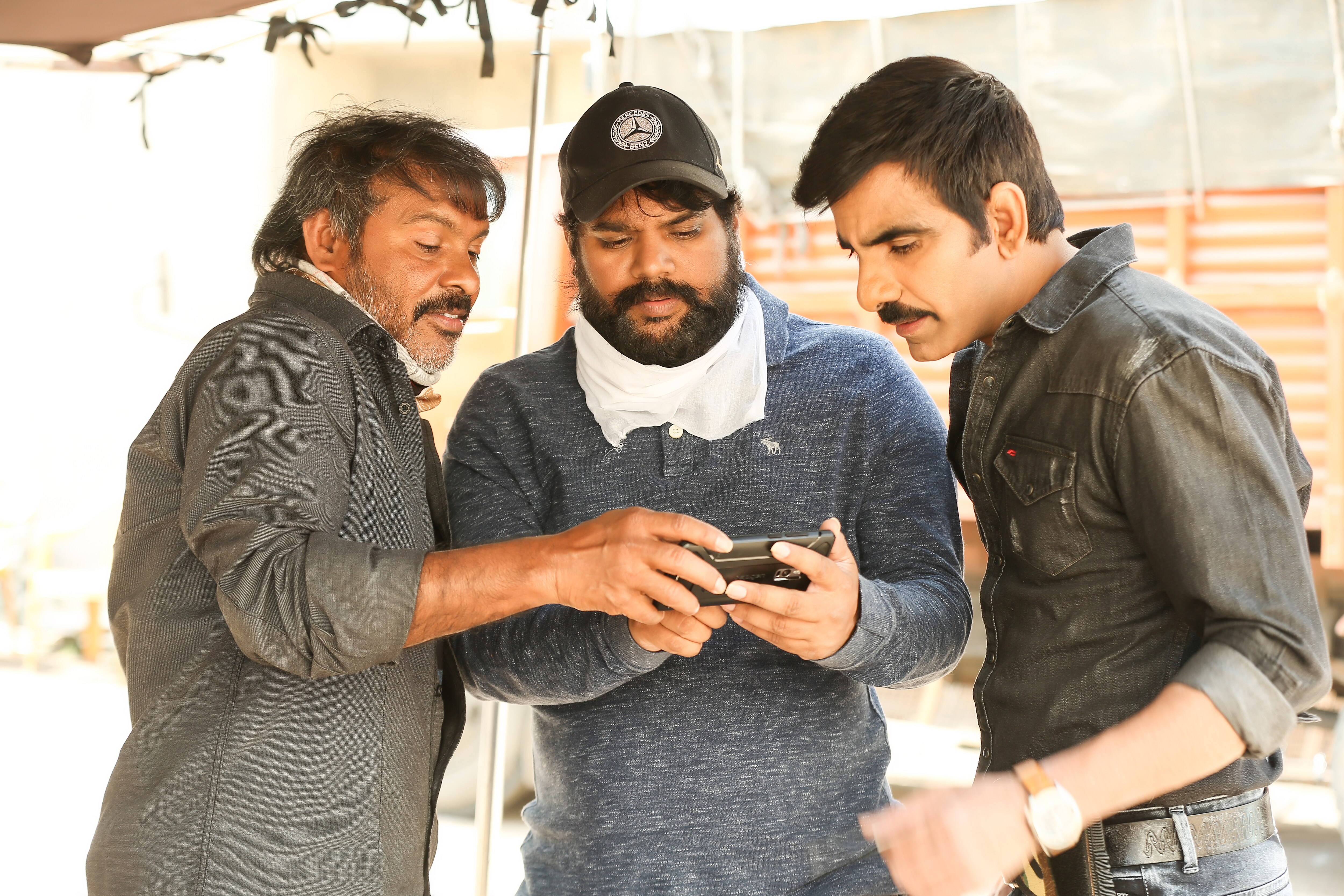 టచ్ చేసి చూడు మూవీ వర్కింగ్ స్టిల్స్