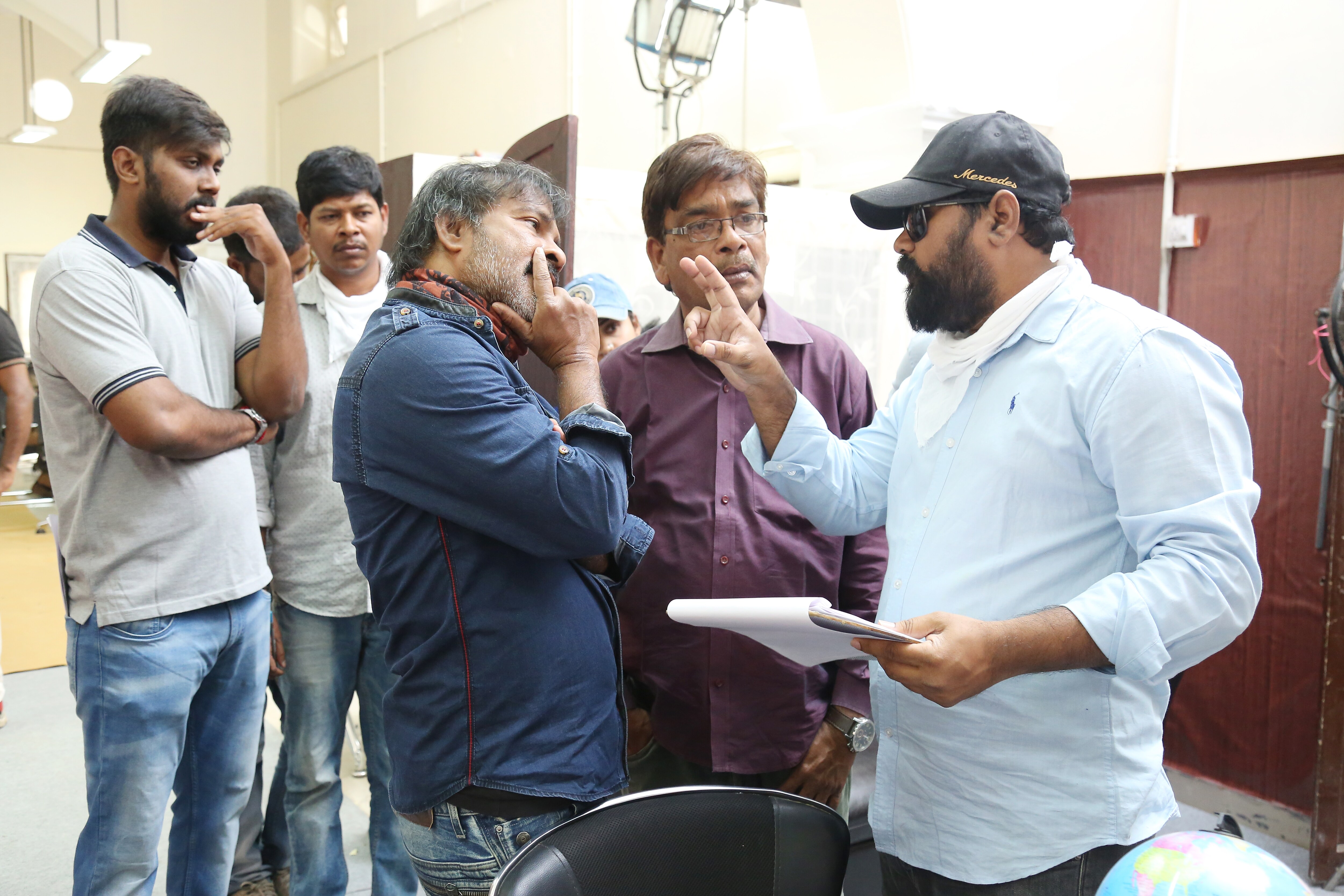 టచ్ చేసి చూడు మూవీ వర్కింగ్ స్టిల్స్